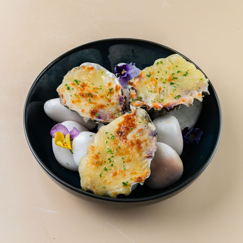 Cheesy Baked XL Oysters