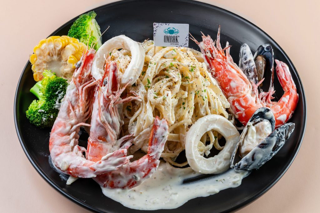 Fettuccine Seafood Mussel, Squid & Prawn