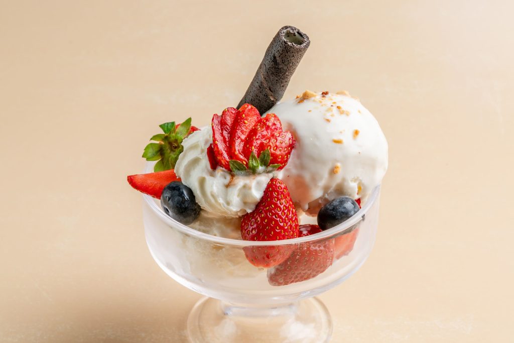 TWO SCOOPS SUNDAE